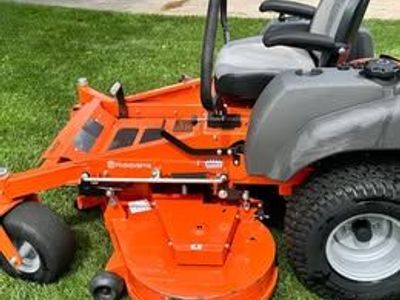 Husqvarna MZ61 zero-turn mower