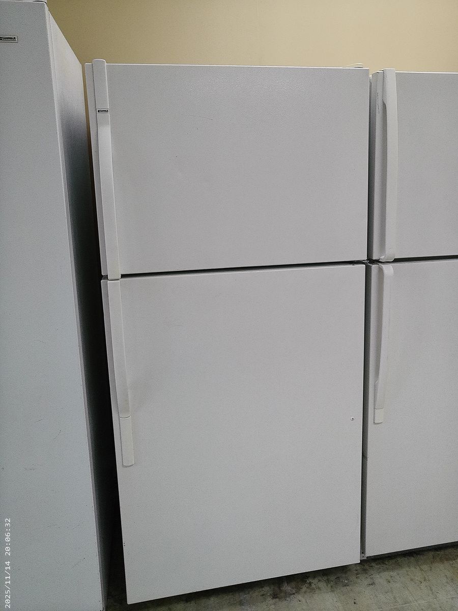 17 cf Refrigerator~Works Great~90 Day Guarantee