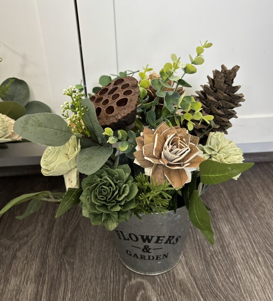 Rustic Wood Flower Centerpiece