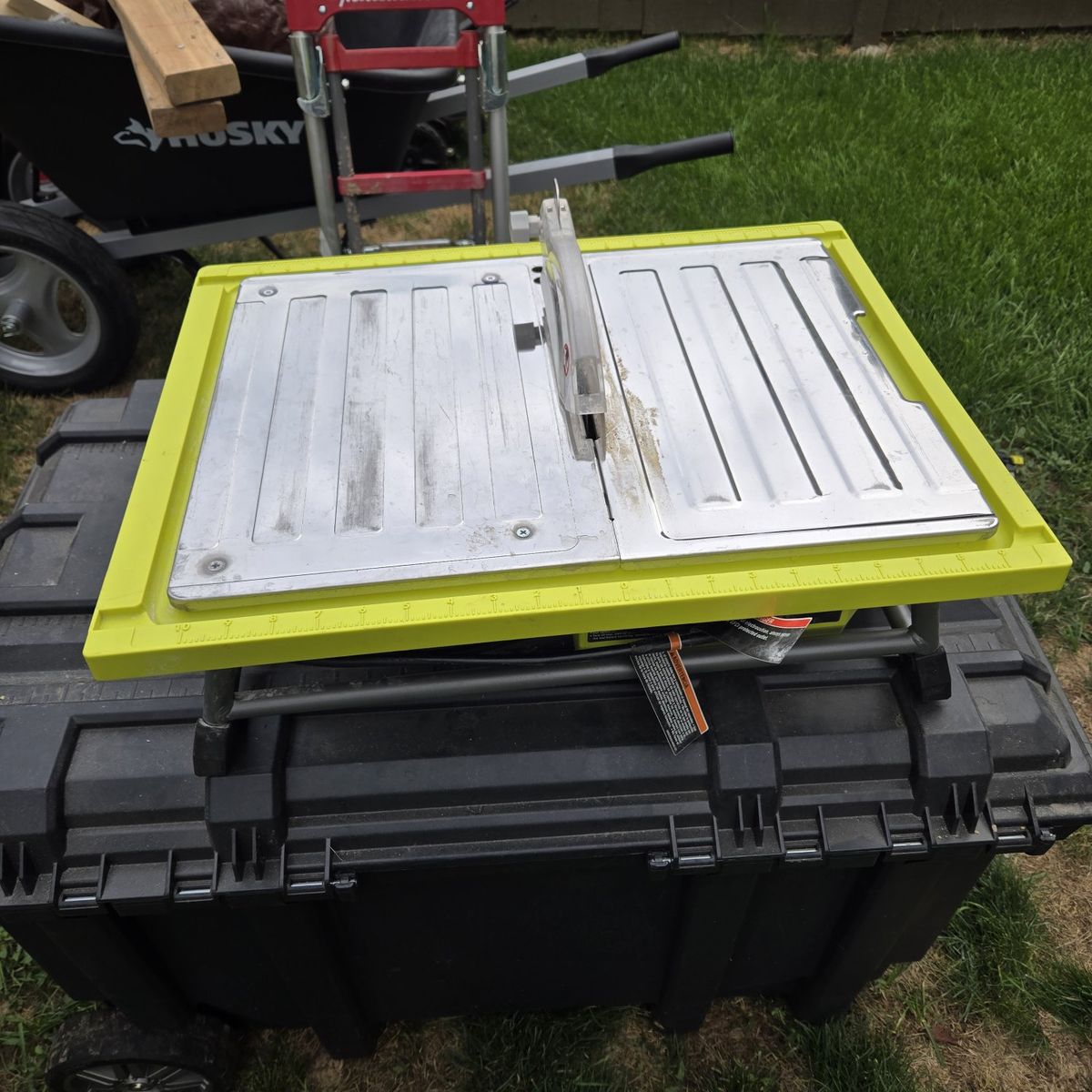 Ryobi Wet Tile Saw with Diamond Blade