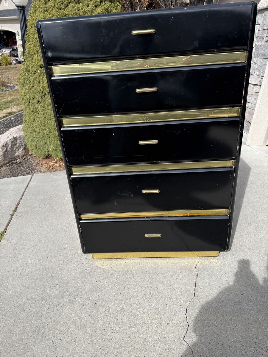 FREE 5 Drawer dresser FCFS