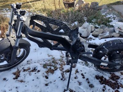 2006 Suzuki SV1000 rolling frame