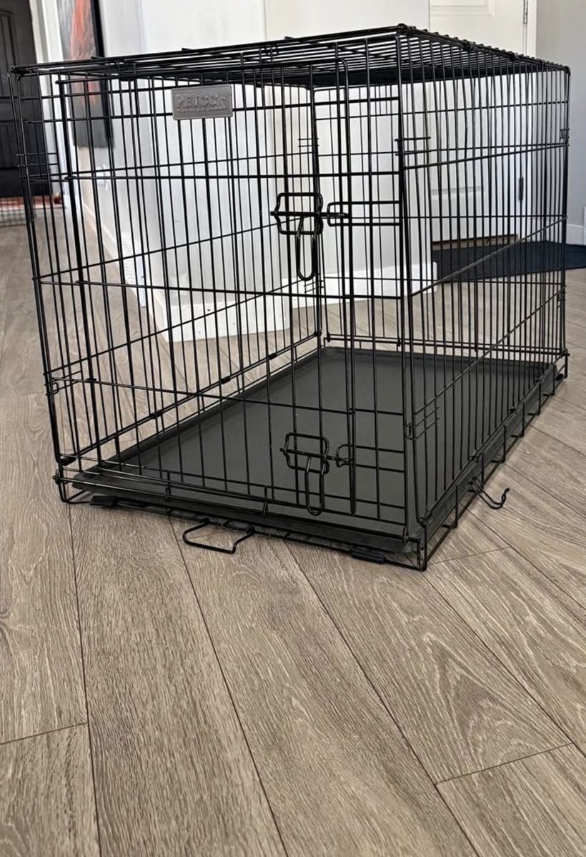 Dog kennel large 36” folding wire like new