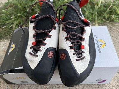 NEW La Sportiva Genius Chalk White Climbing Shoes - EU 41.5 - Box Included