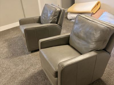 Leather reclining chairs