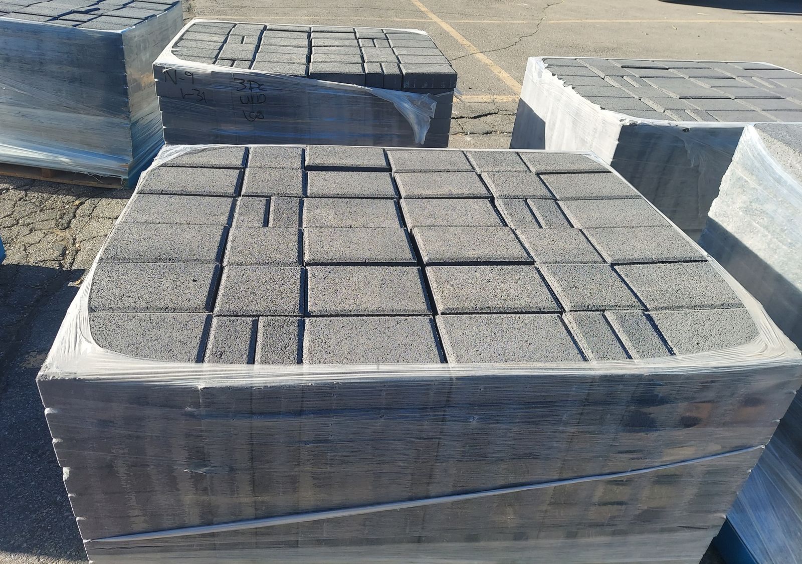 BLACK 3PC PAVERS