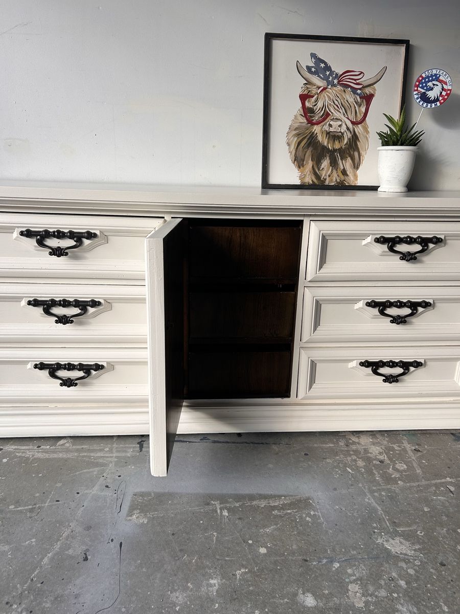 Main image 3