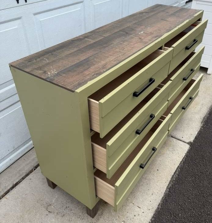 Dresser