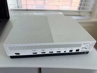 Xbox One S White Console + Controller – Great Condition