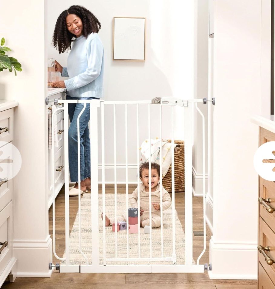 NEW Regalo Safety Gate 36" Tall