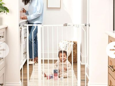 NEW Regalo Safety Gate 36" Tall