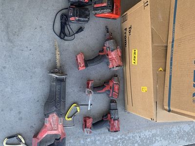 Milwaukee set or separates