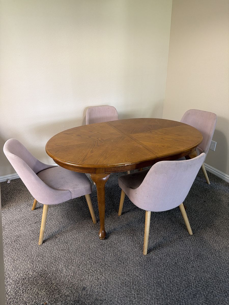 Vintage Oval Wood Dining Table & 4 Mid-Century Modern Pink Fabric Chairs