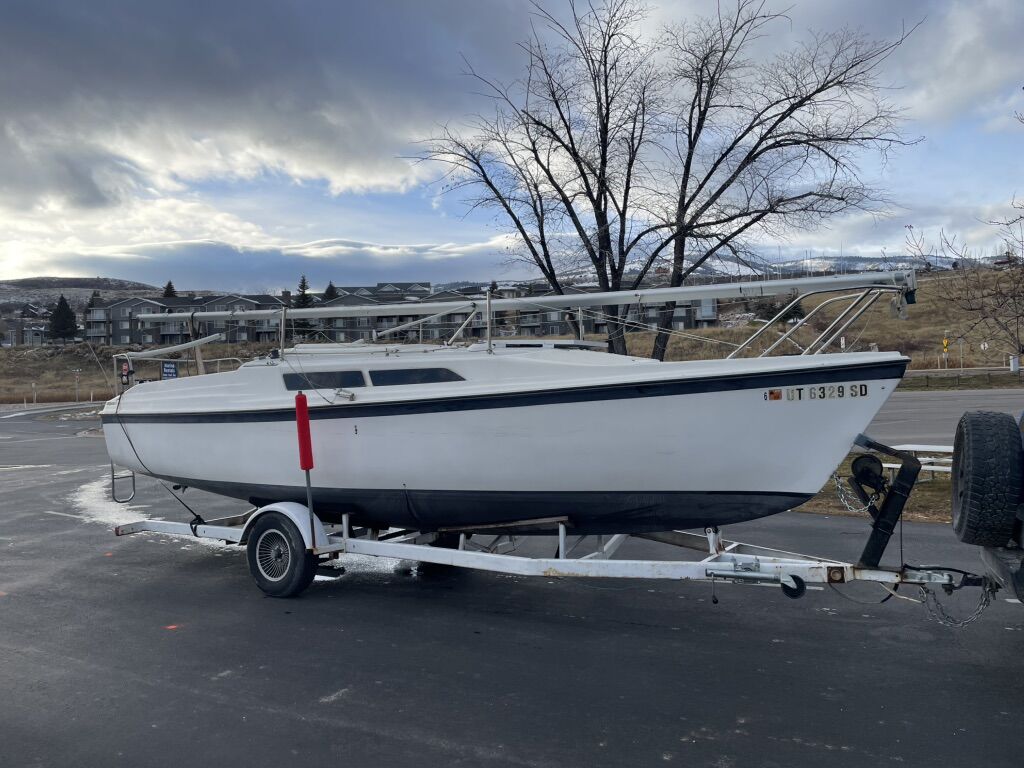 Macgregor 26 Sailboat