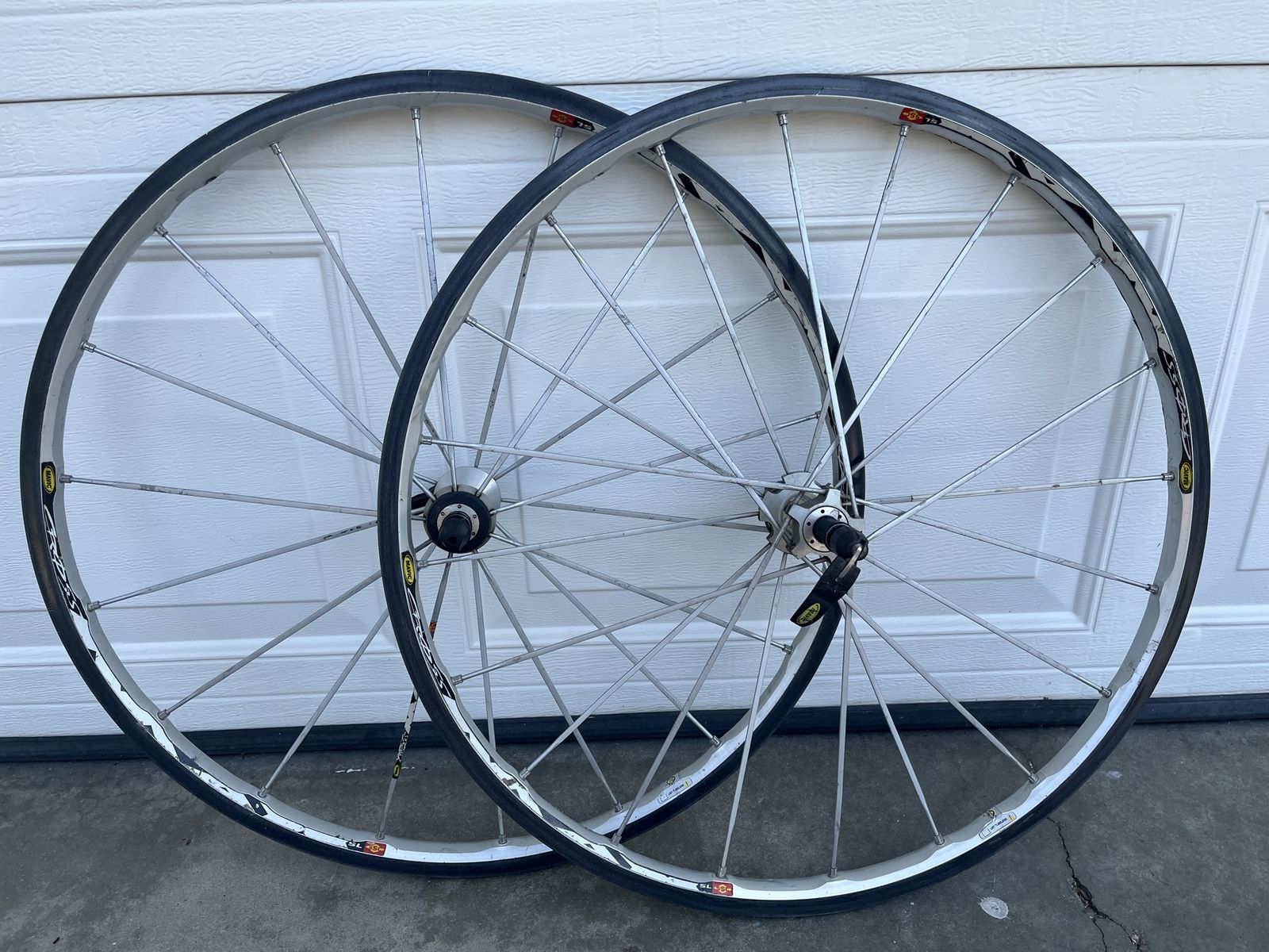 Mavic Crossmax SL SSC Ceramic 26 Inch UST Tubeless Rim Brake Wheelset with Skewers