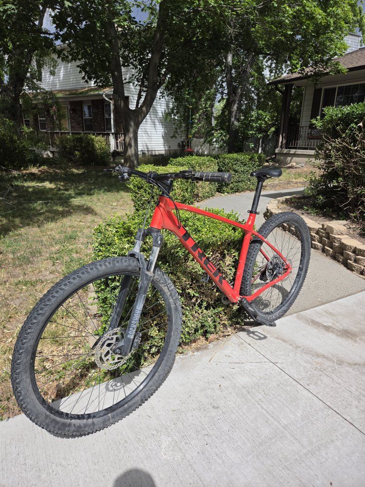 2024 Men's Trek Marlin 6 hardtail XL