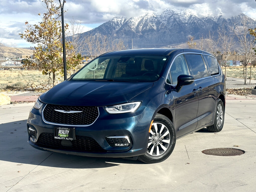 2023 Chrysler Pacifica Plug-In Hybrid Touring L