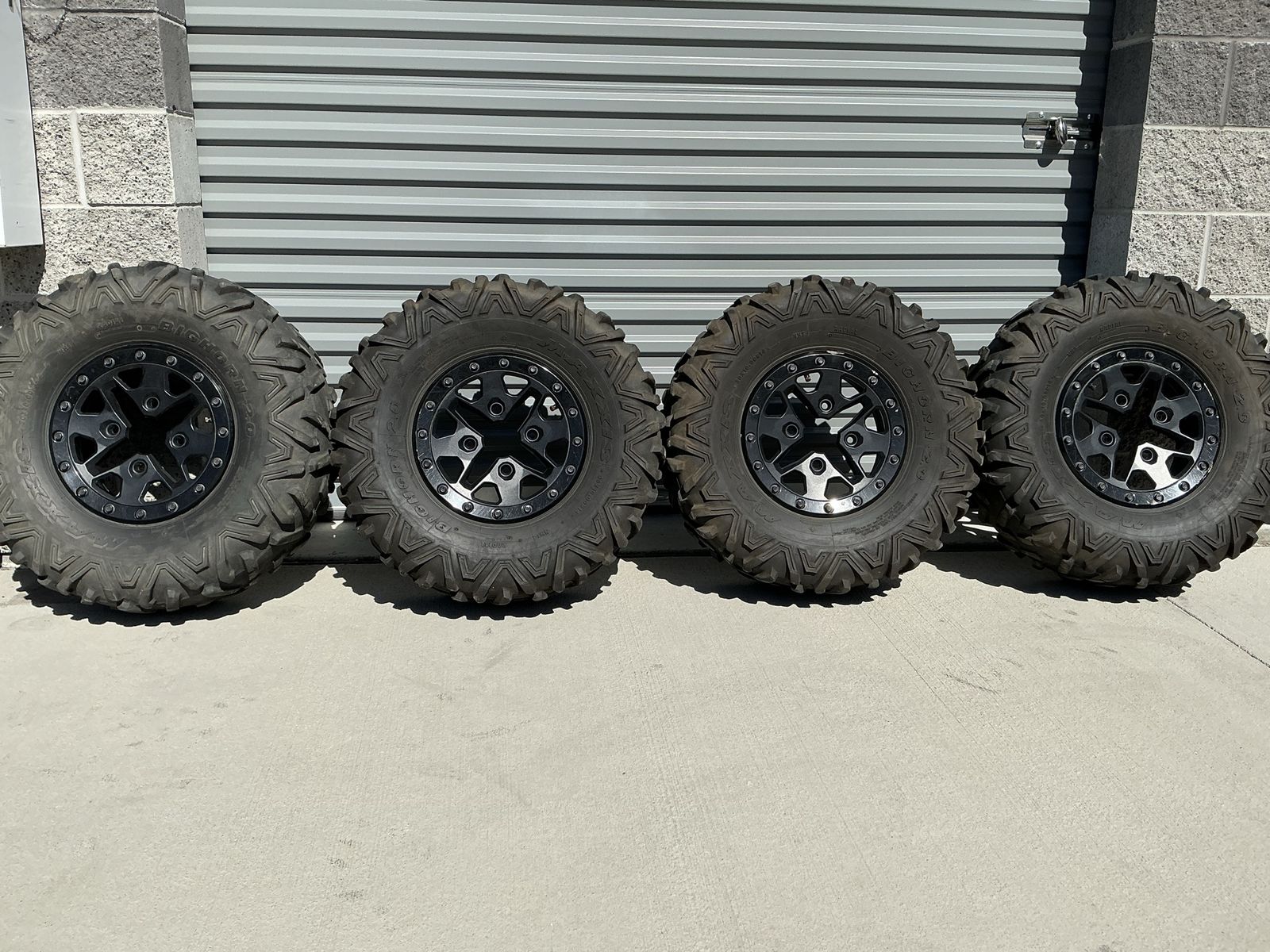 Can-am bead lock wheels