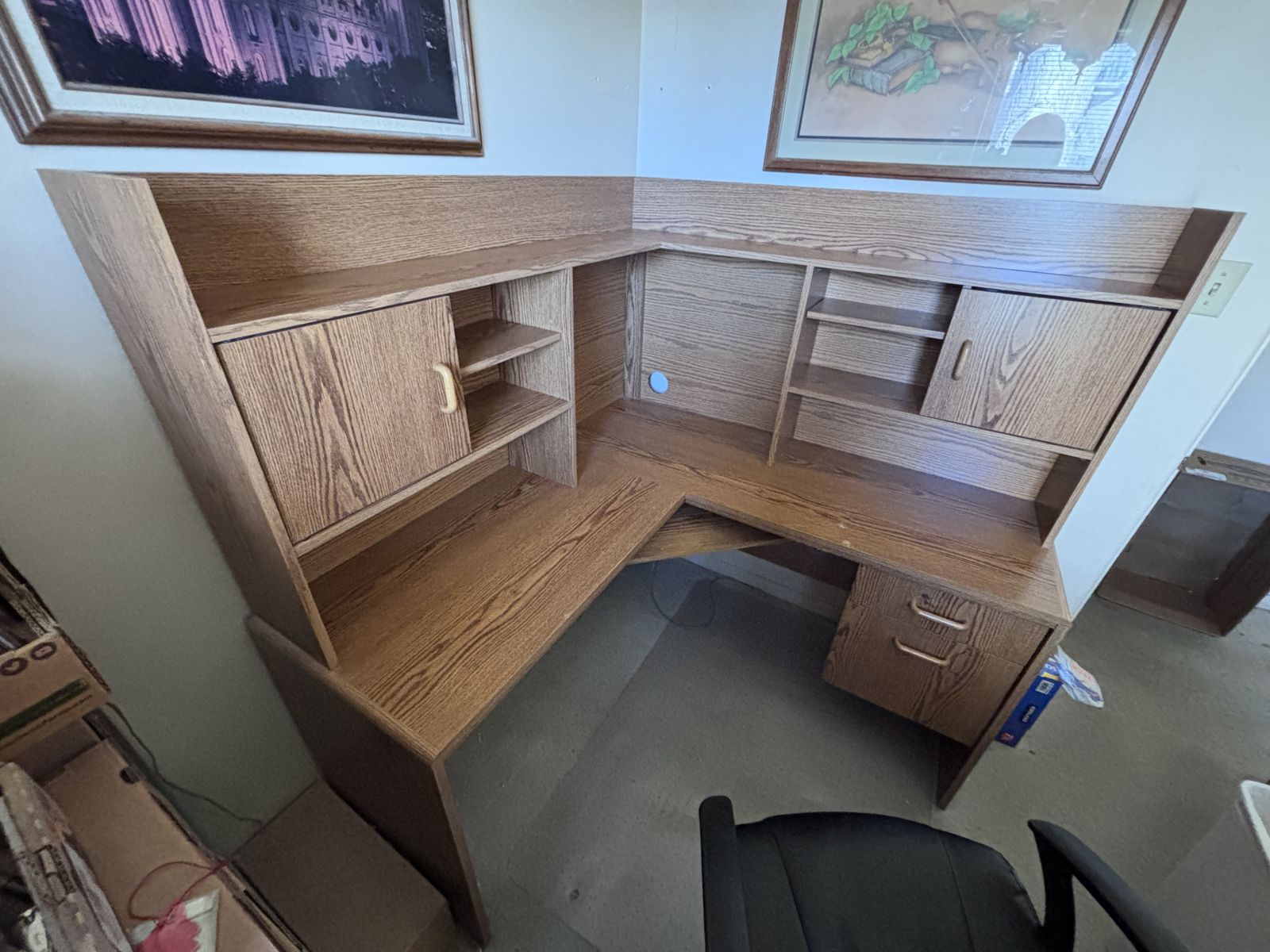 Corner Desk With Hutch