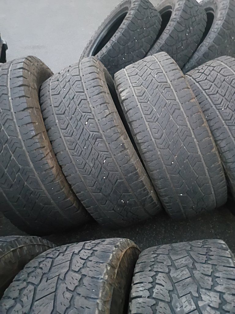 (4) Continental Terrain Contact A/T LT285/60R20