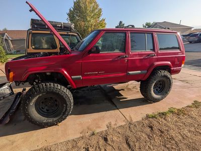 Jeep Cherokee 4.5" lift 4 link cavfab suspension