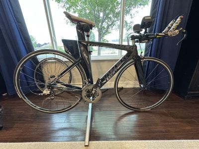 Trek Speed Concept Carbon Triathlon / Time Trial Bike – Ready to Race Bike w/indoor trainer