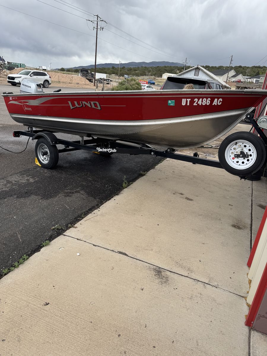 14 Foot Lund Fishing Boat with a Honda 4 stoke 20 horse power outboard motor