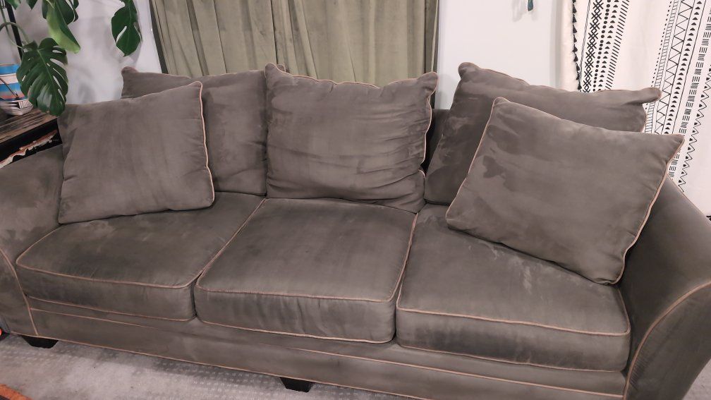 Large Green Microfiber Sofa, send me an offer