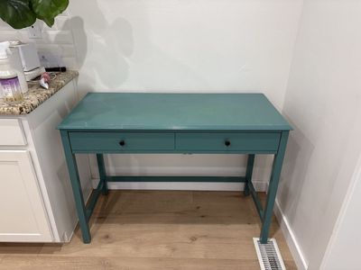 Computer desk