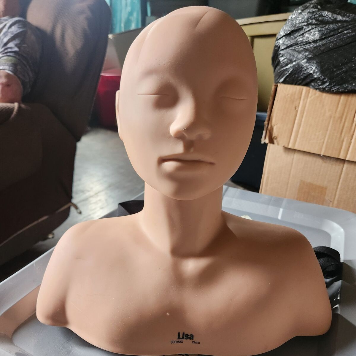 Lisa message training head