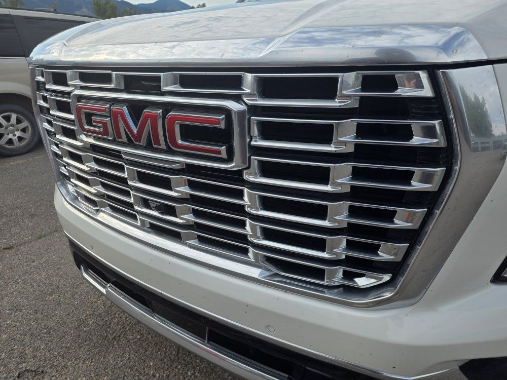 2025 GMC Yukon Denali XL Grille - Chrome with Red Lettering, Excellent Condition