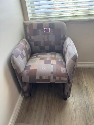 Upholstered Accent Chair – Excellent Condition