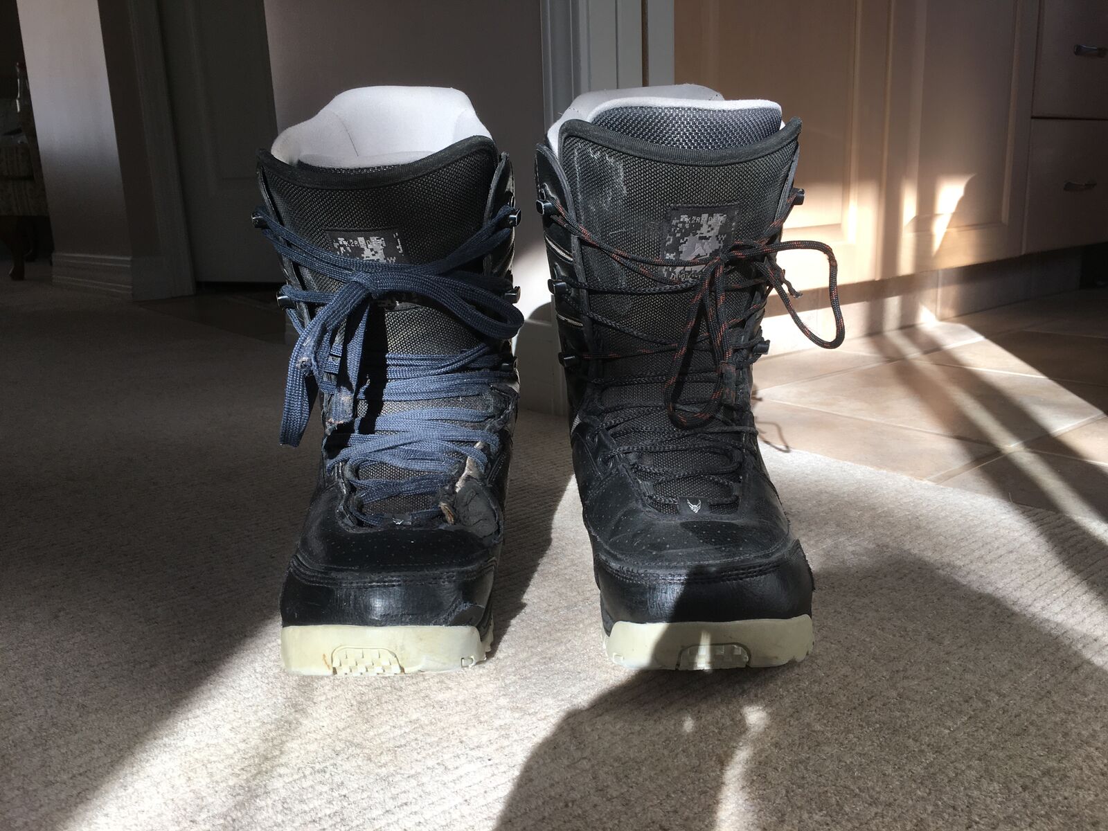 K2 RAIDER SNOWBOARD BOOTS MEN’S SIZE 9.5, MONDO SIZE 27.5