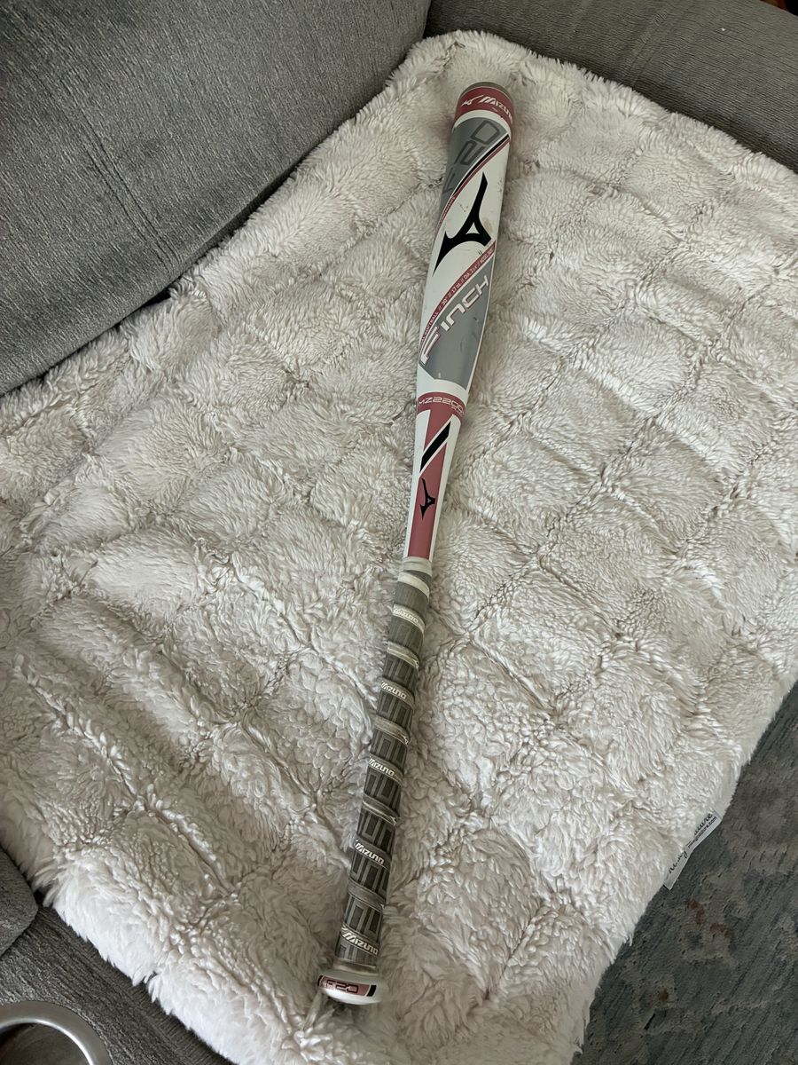 Mizuno fast pitch Finch Girls Softball Batt