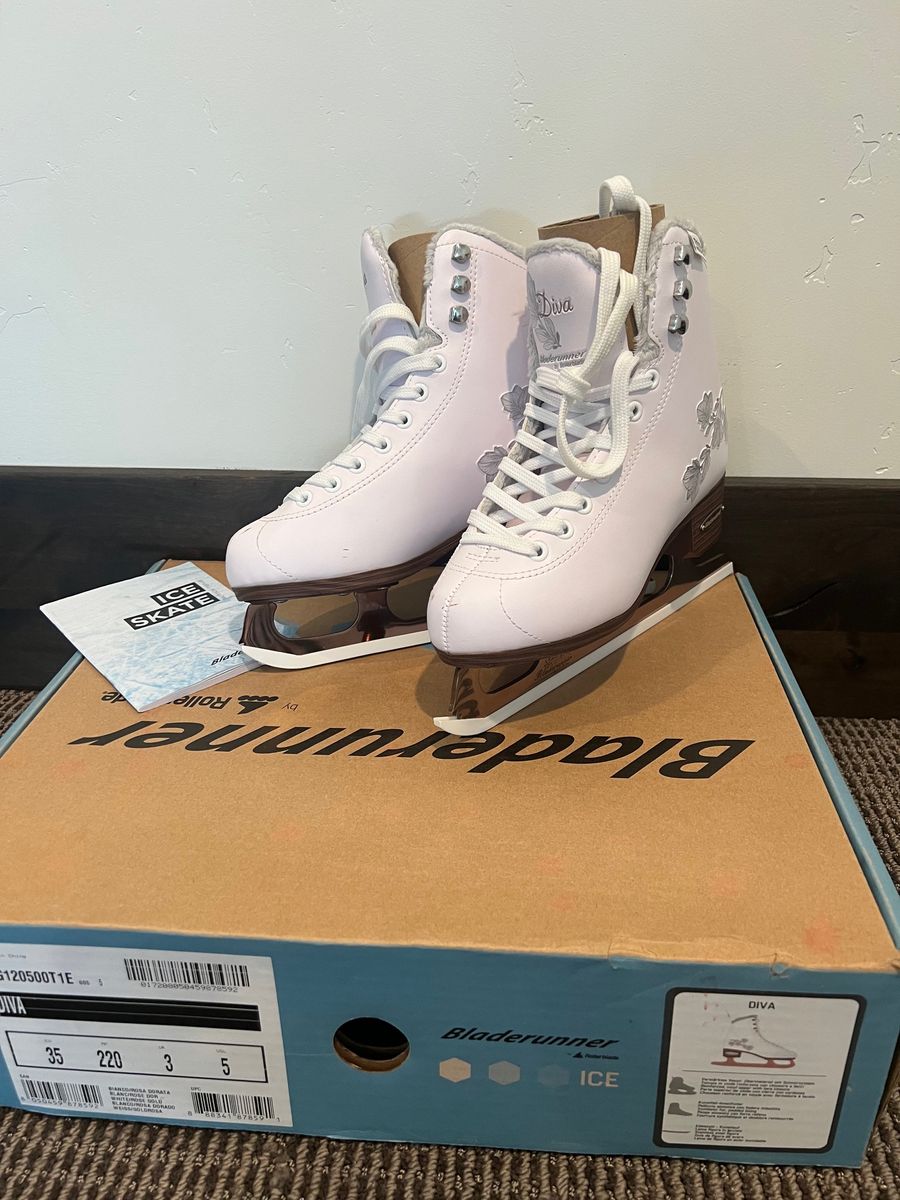 Youth/Women Ice Skates, size 5