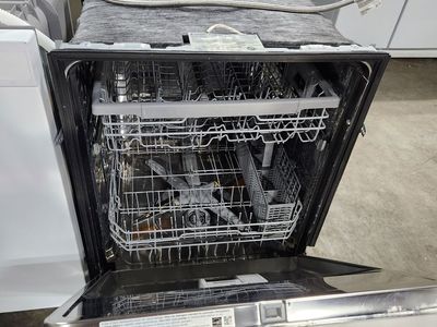 NICE LG STAINLESS STEEL DISHWASHER! WITH A FULL WARRANTY