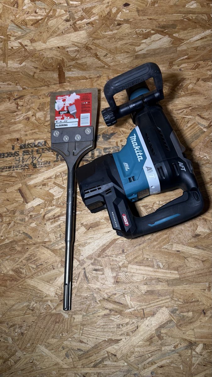 40V Max XGT Brushless Cordless 1-9/16 in. AVT Rotary Hammer with 6in floor scraper 
