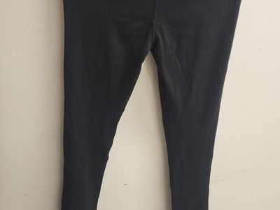Ralph Lauren Europe Black Athletic Leggings - Size M