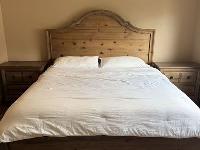 Rustic Solid Wood King Bedroom Set w/ Matching Nightstands
