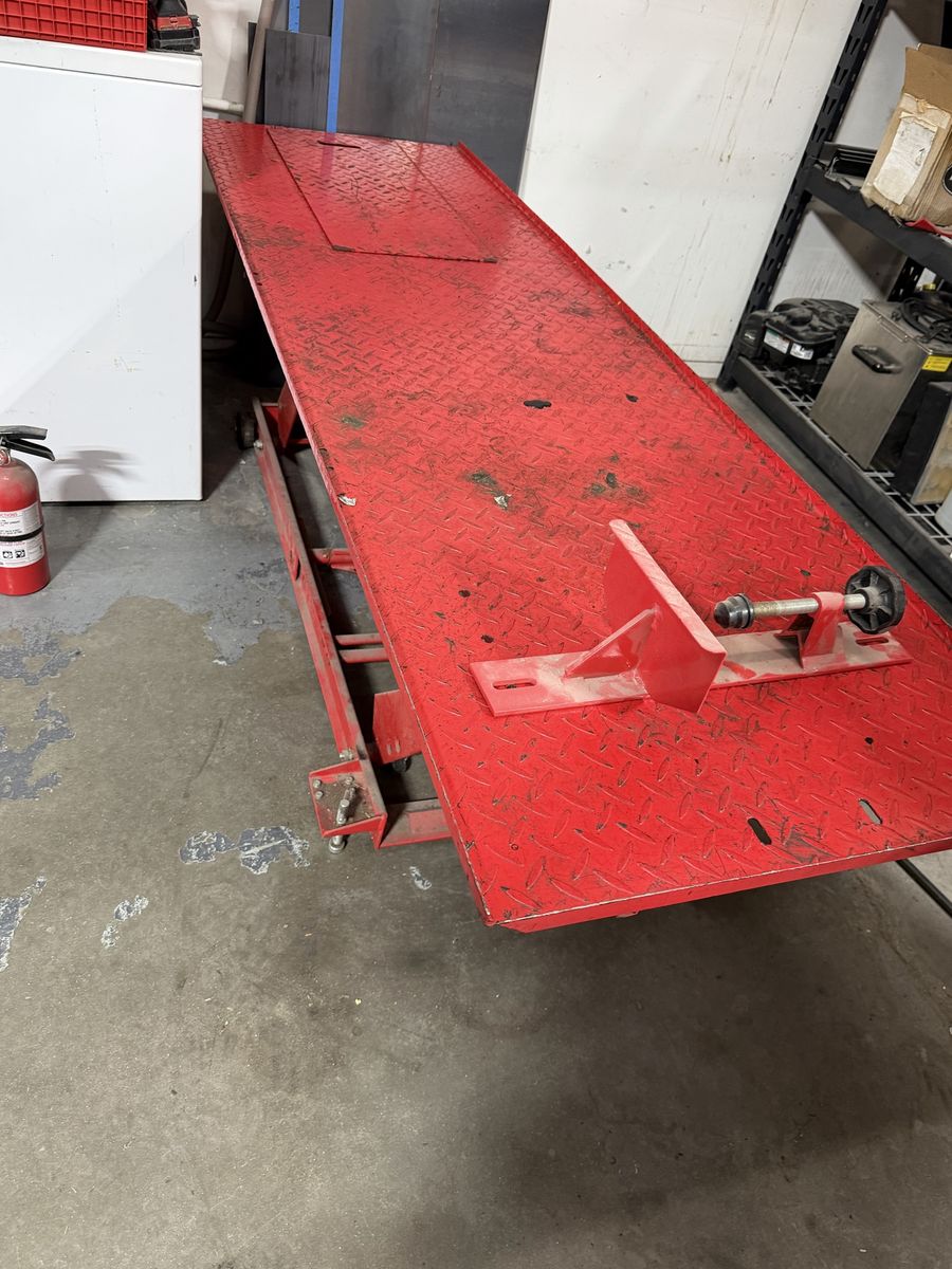 Motorcycle lift table
