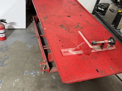 Motorcycle lift table