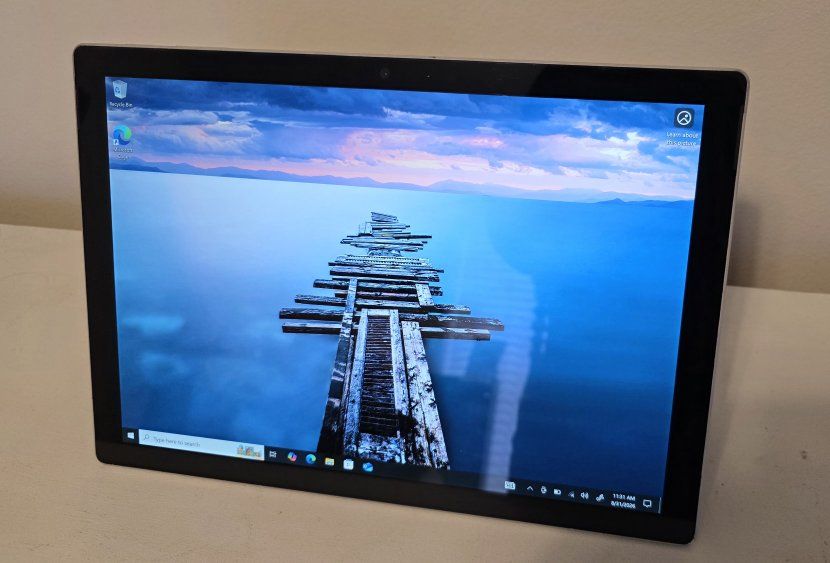 Microsoft Surface Pro 5 i5-7300U 8GB 256GB SSD Win 11 Pro - Tablet Only