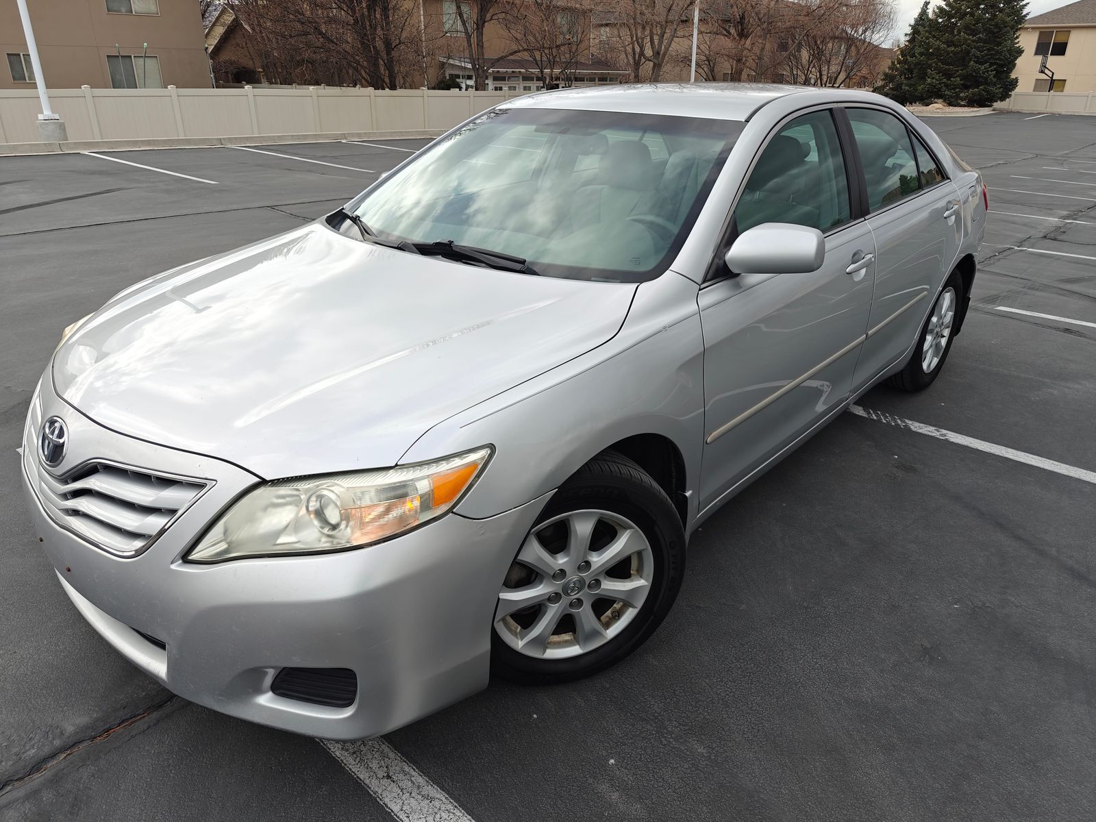 2011 TOYOTA CAMRY LE