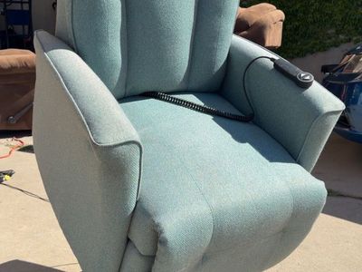 Power lift chair recliner made in Canada