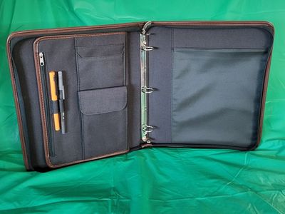 **ZIP BINDER NOTEBOOK**