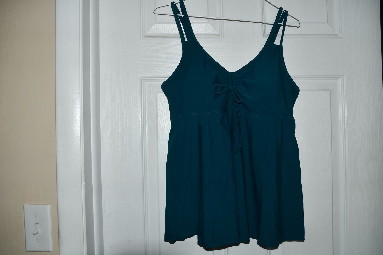 NWT WOMEN'S "B2PRITY" SWIMSUIT TOP ~ TEAL ~ SIZE M ~ PADDED ~ ADJ STRAPS ~ CUTE!