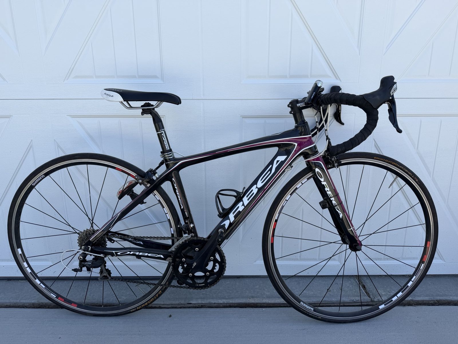 Orbea Orca Road Bike (Size Small 5’0” - 5’5”)with Shimano 105 Components & Carbon Frame