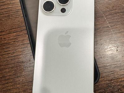 Apple iPhone 15 Pro - Unlocked iOS Smartphone with 128GB Storage, White Titanium 85% Battery health.