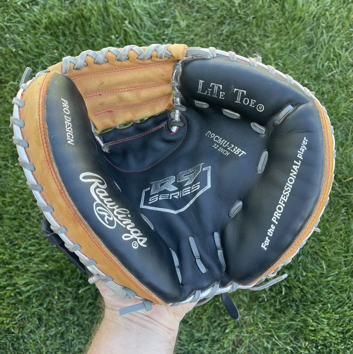 Rawlings R9 32 in. Baseball Catcher’s Glove