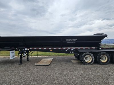 Side Dump Smithco trailer & Kenworth T800 Truck